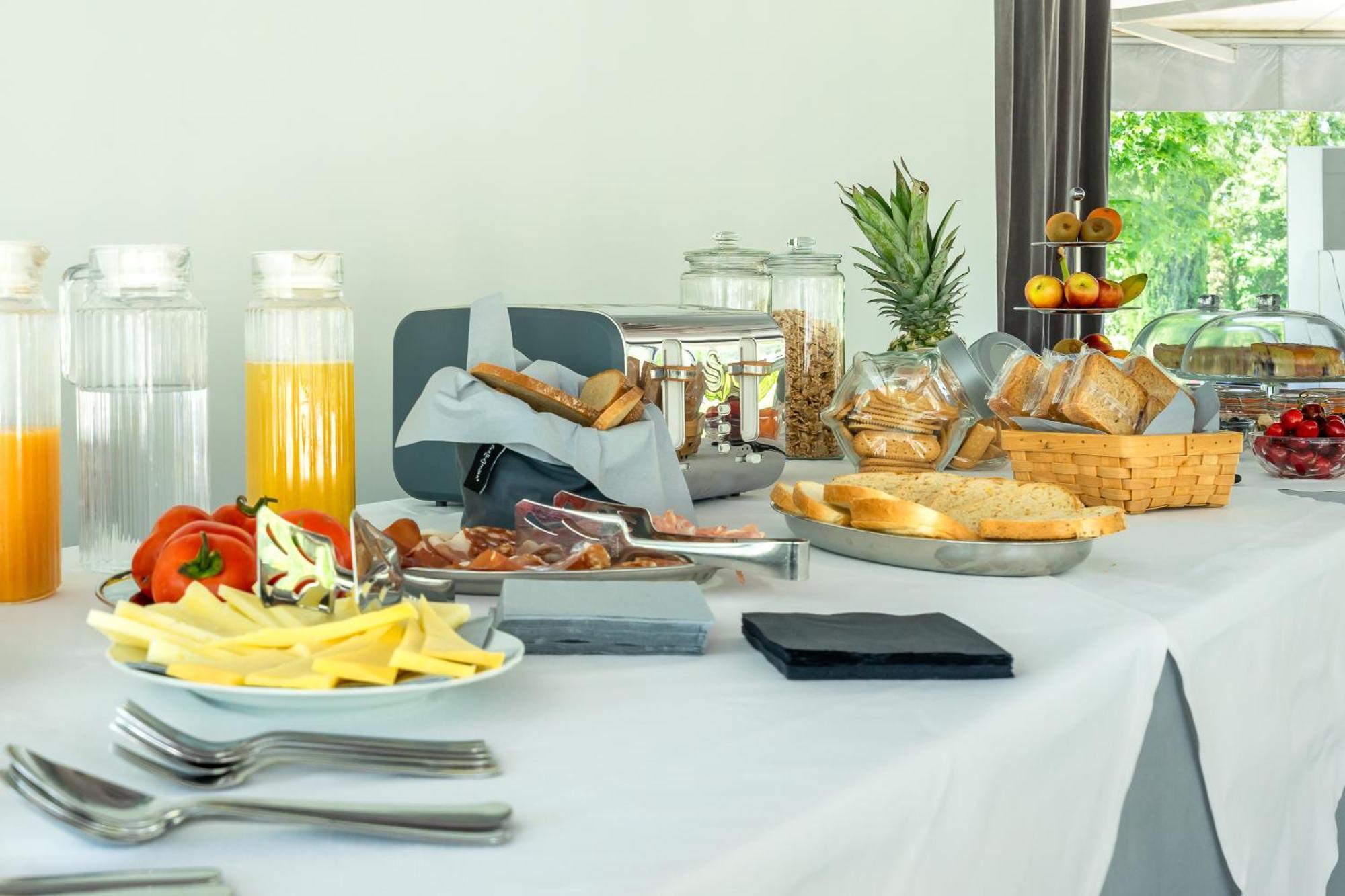 Casale Delle Ronde B&B Latina Ngoại thất bức ảnh